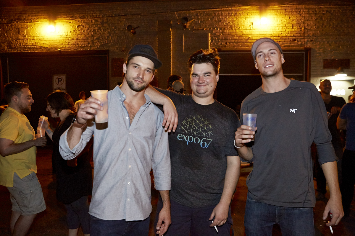 Lancement survolté pour Toast Dawg pis ses homies Dead Obies, Loud Lary Ajust, KenLo et tous les autres