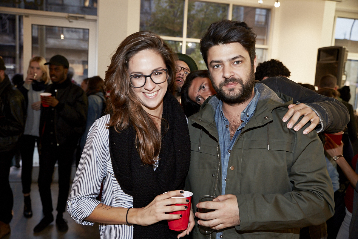 Un très beau lancement pour le livre Pourquoi tu me shootes pas? à la galerie Yves Laroche