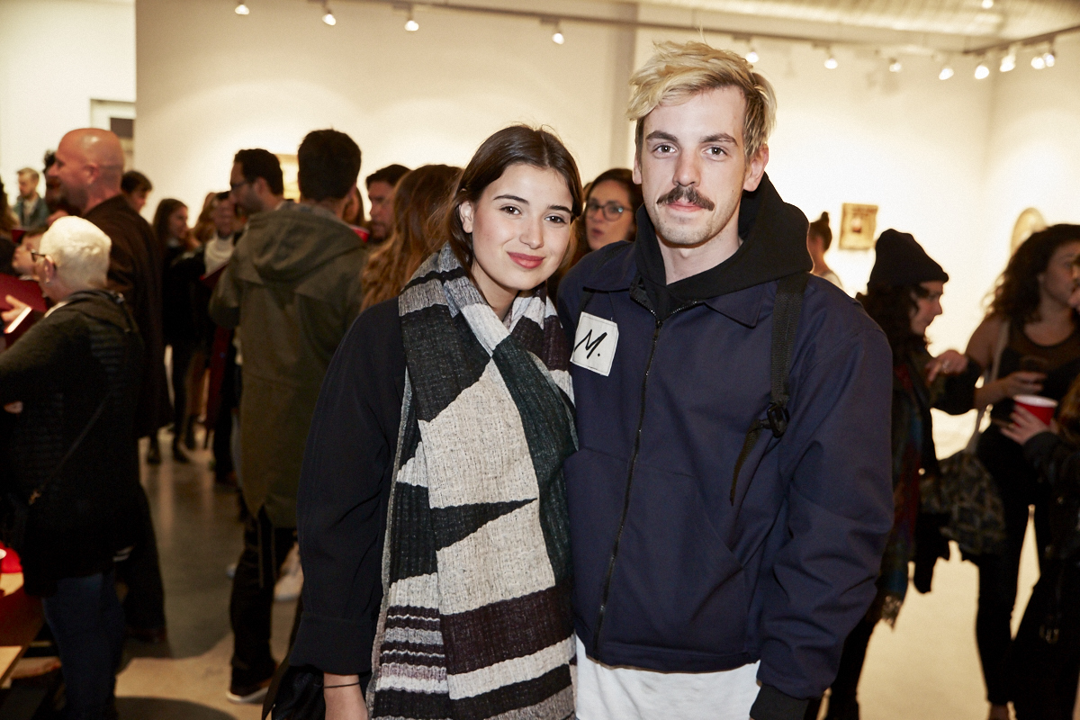 Un très beau lancement pour le livre Pourquoi tu me shootes pas? à la galerie Yves Laroche