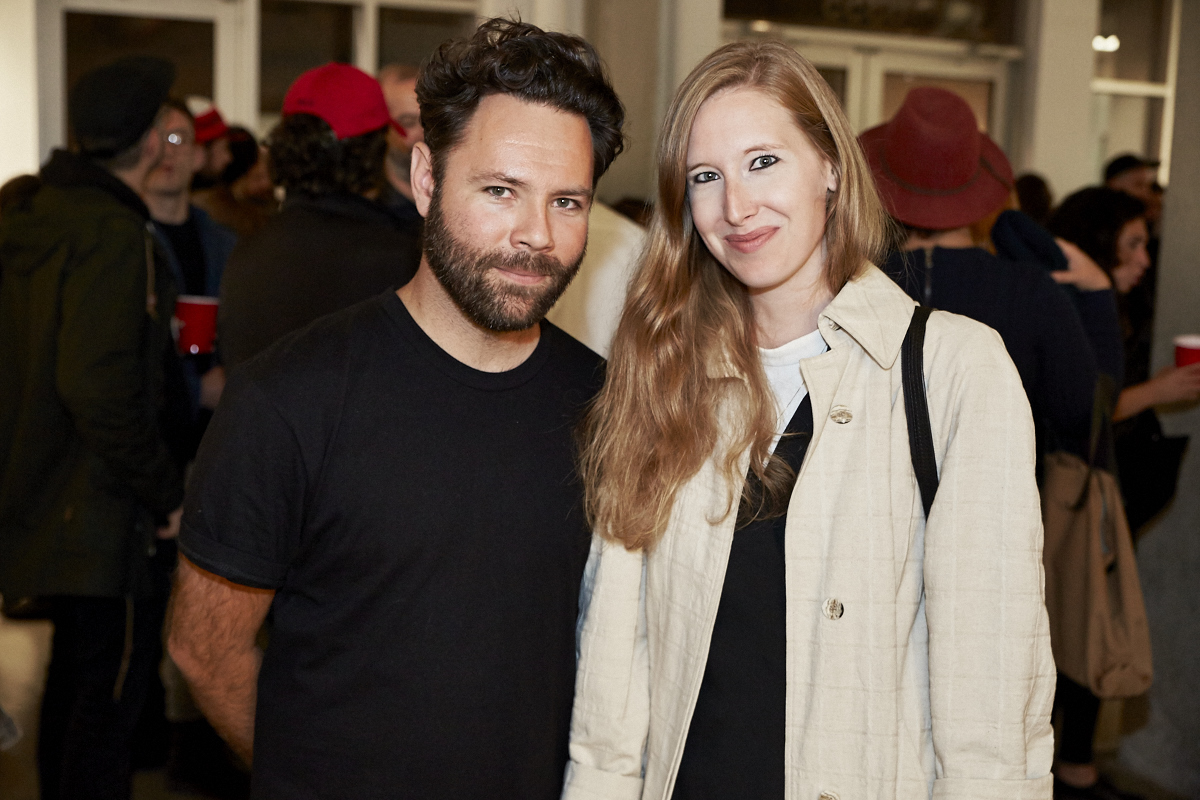 Un très beau lancement pour le livre Pourquoi tu me shootes pas? à la galerie Yves Laroche