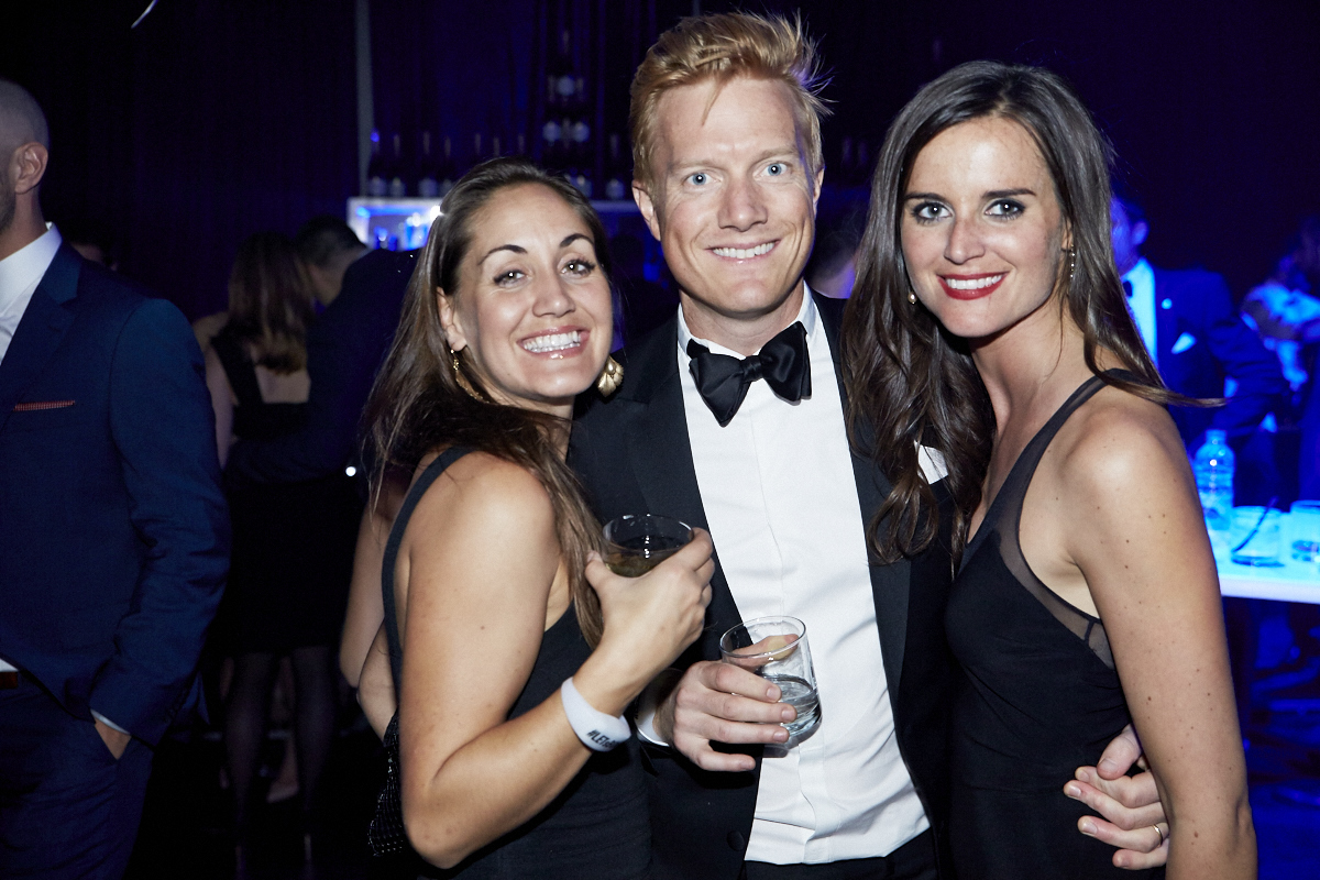 Soirée Let's Bond: une foule de gens sur leur 36 pour la Fondation des maladies mentales