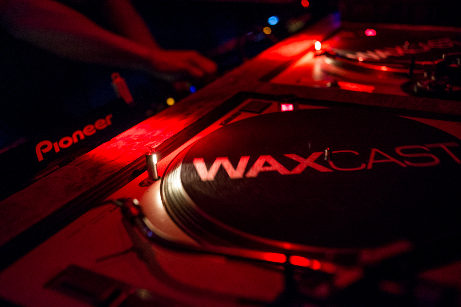 Party complètement survolté au Salon Daomé avec la légende du house américain Felix Da Housecat