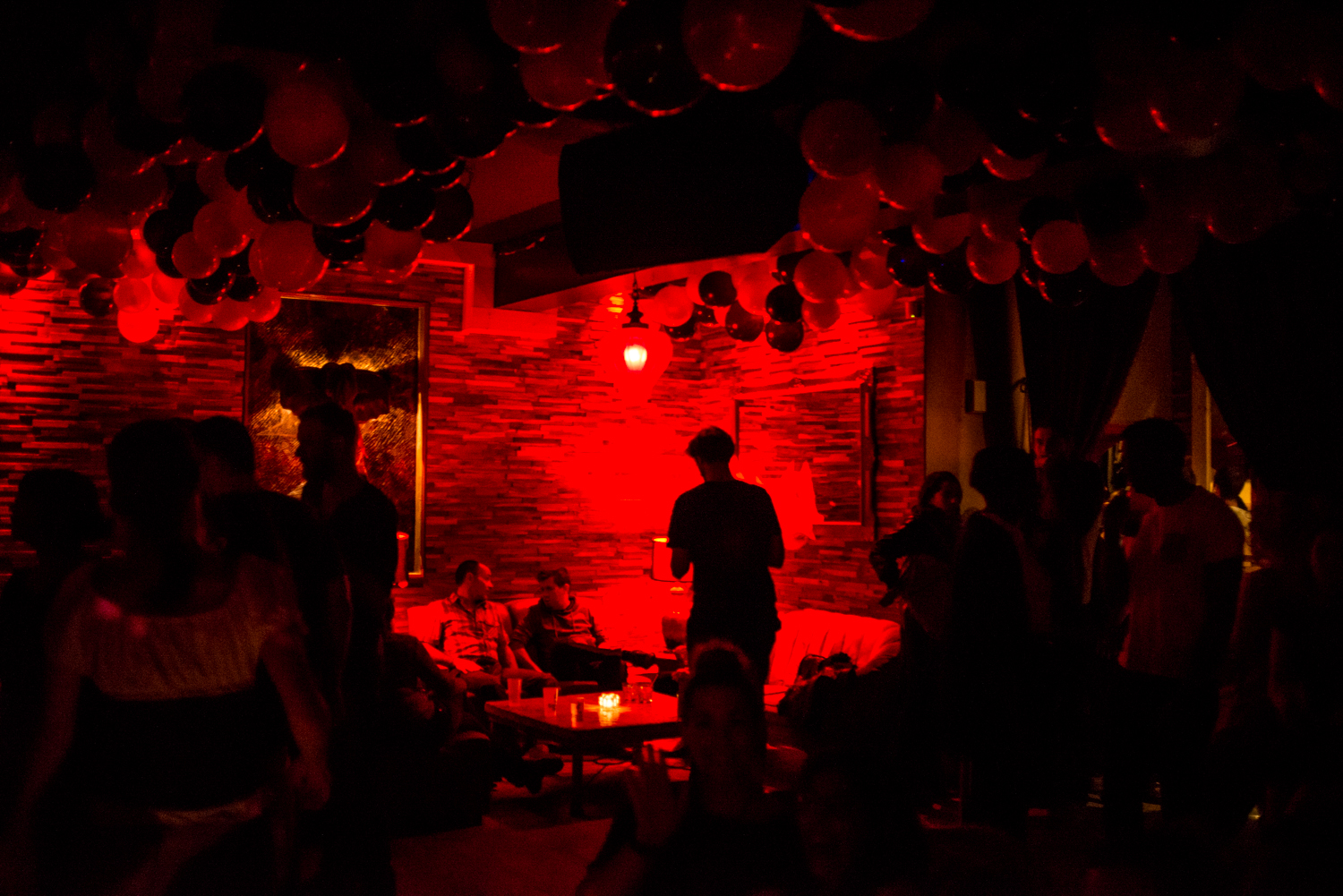 Party complètement survolté au Salon Daomé avec la légende du house américain Felix Da Housecat