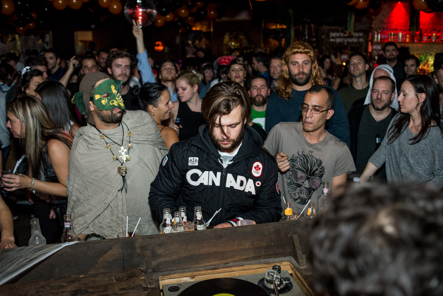 Party complètement survolté au Salon Daomé avec la légende du house américain Felix Da Housecat