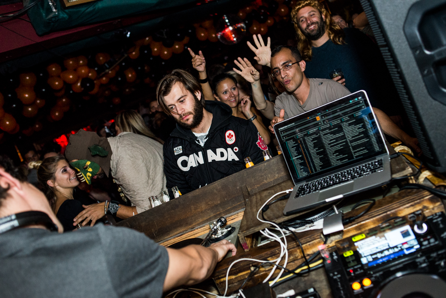 Party complètement survolté au Salon Daomé avec la légende du house américain Felix Da Housecat