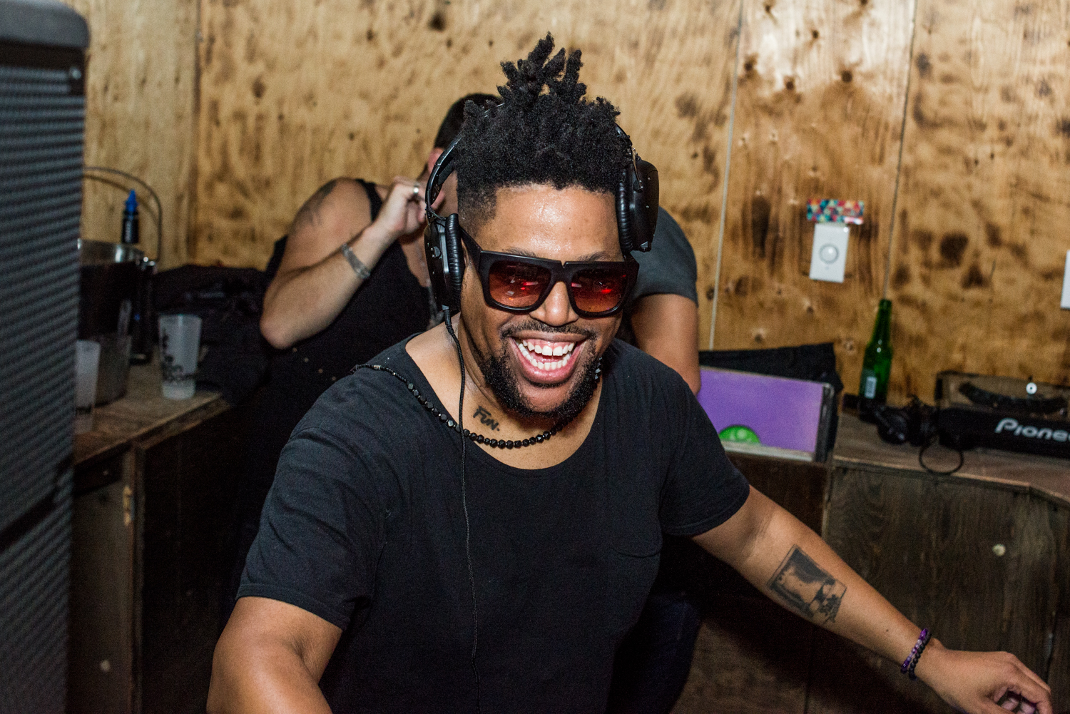 Party complètement survolté au Salon Daomé avec la légende du house américain Felix Da Housecat