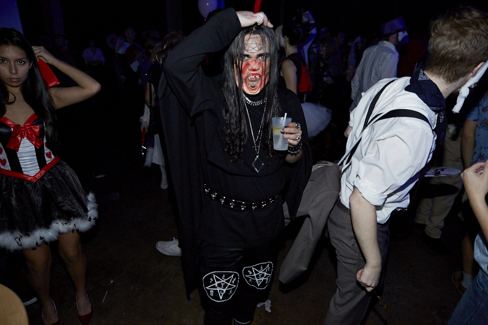 La SAT en met plein la vue avec son party d'Halloween sur deux étages