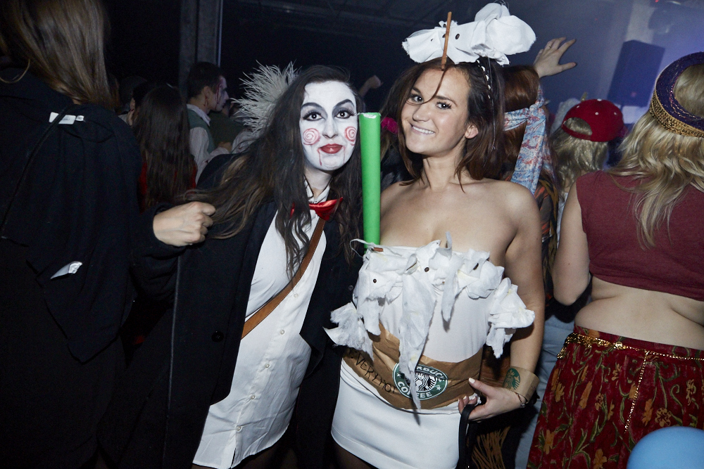 La SAT en met plein la vue avec son party d'Halloween sur deux étages