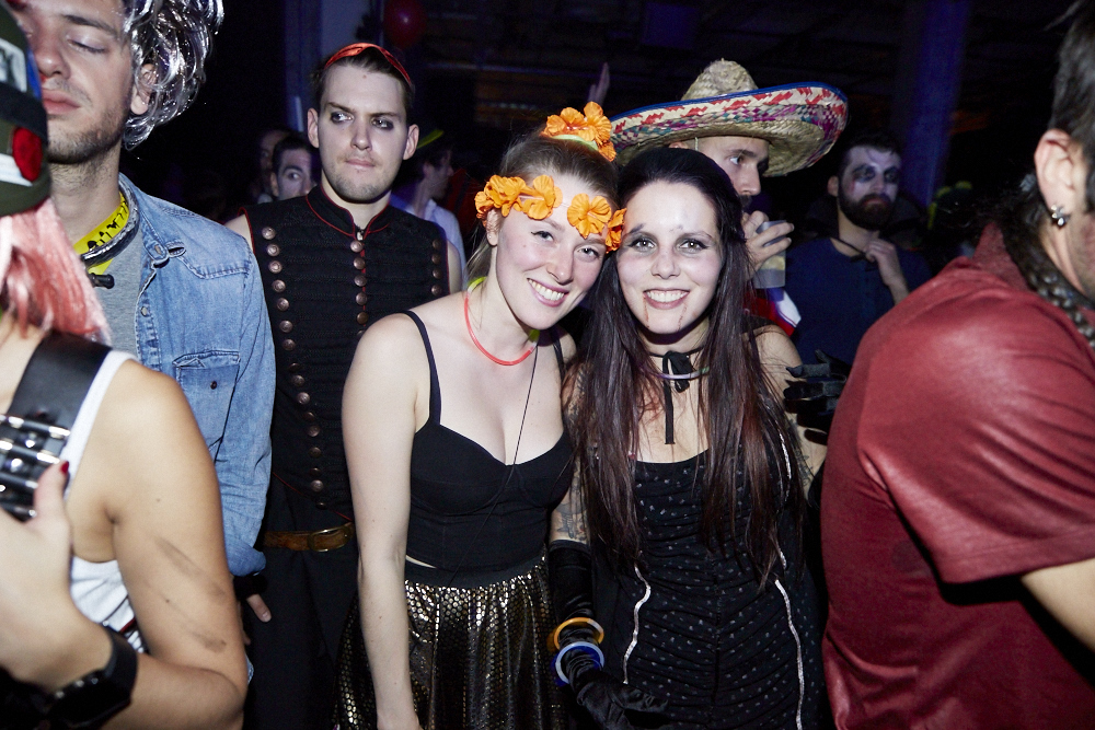 La SAT en met plein la vue avec son party d'Halloween sur deux étages