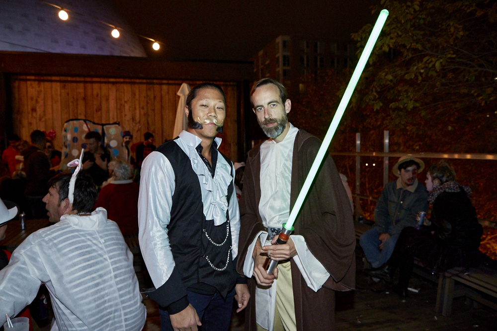 La SAT en met plein la vue avec son party d'Halloween sur deux étages