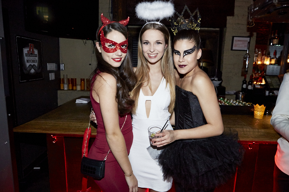 Un party d'Halloween assez sexy à l'Auberge Saint-Gabriel ce week-end