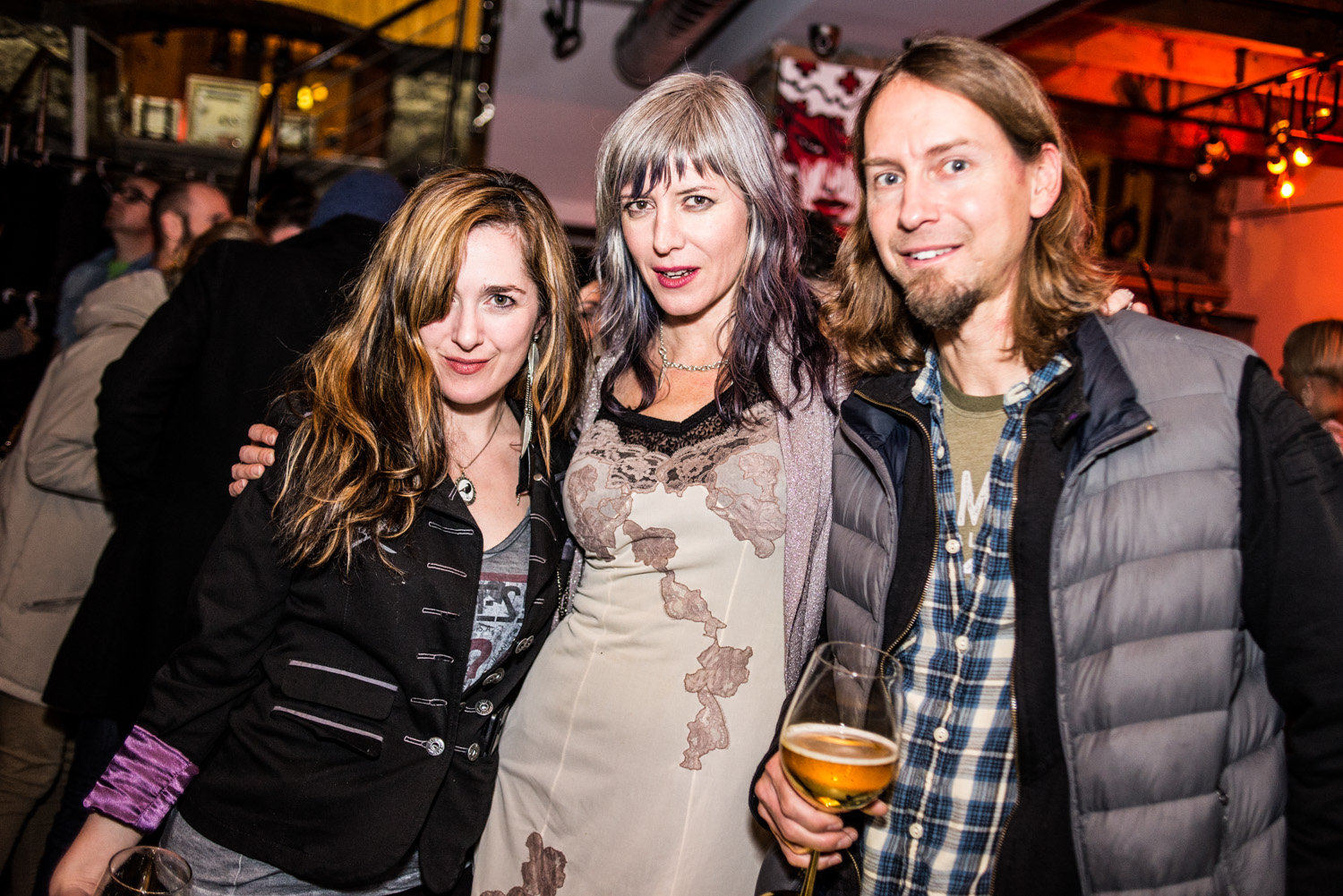 Grosse ambiance punk pour le lancement de l'album de Frigid à la galerie d'art LOFT