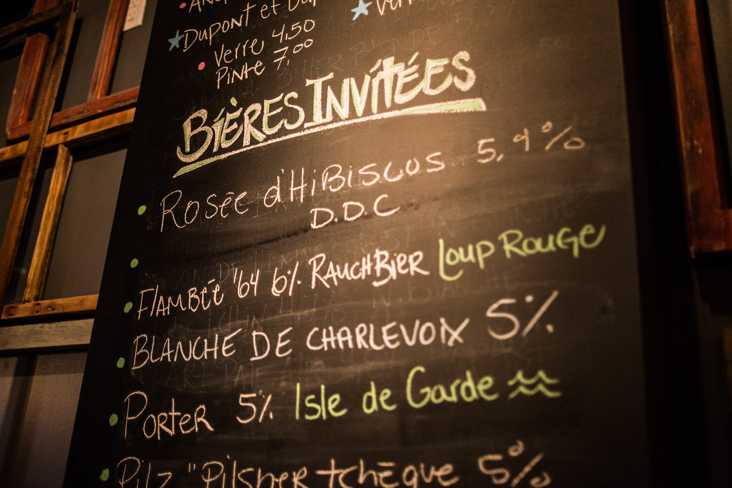 Le Birra - bar à bières maison - plein à craquer pour son party d'ouverture