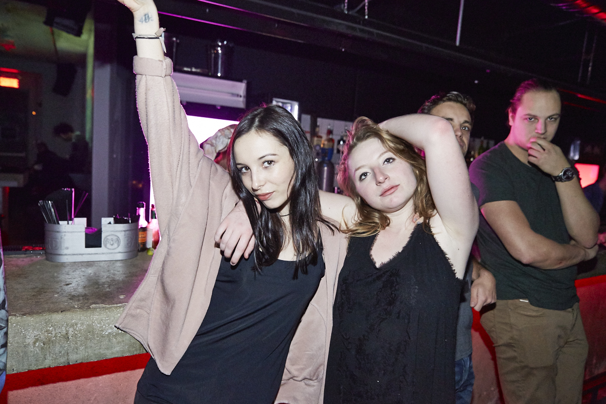 Des gens pas mal funky et de la musique éclatée au Newspeak samedi dernier