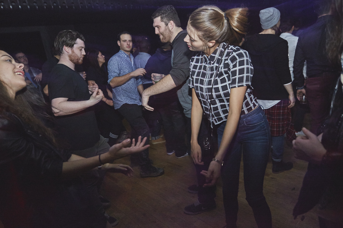 Des gens pas mal funky et de la musique éclatée au Newspeak samedi dernier