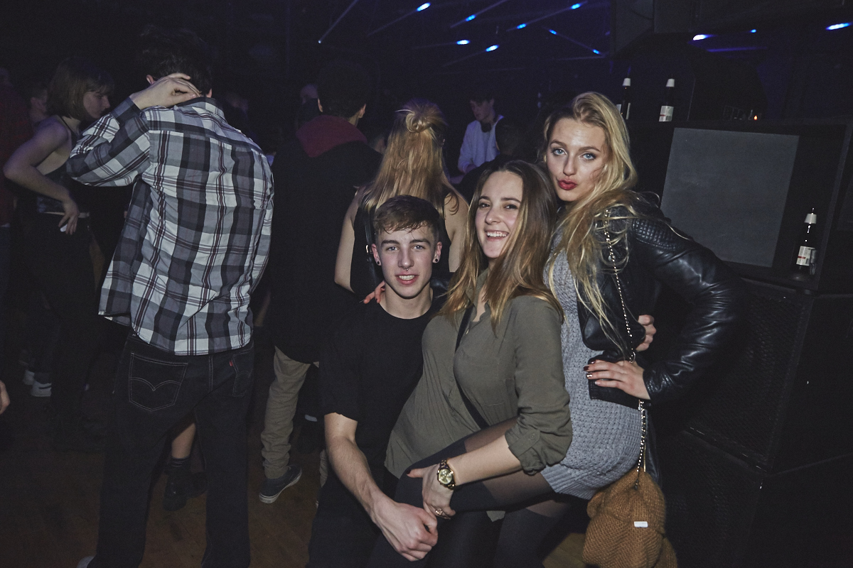 Des gens pas mal funky et de la musique éclatée au Newspeak samedi dernier