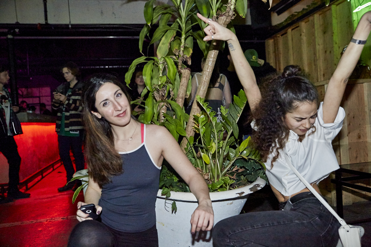 Des gens pas mal funky et de la musique éclatée au Newspeak samedi dernier