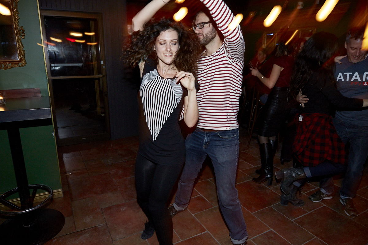 Ça danse le swing toute la nuit au Nestor pour la 2e soirée vintage!