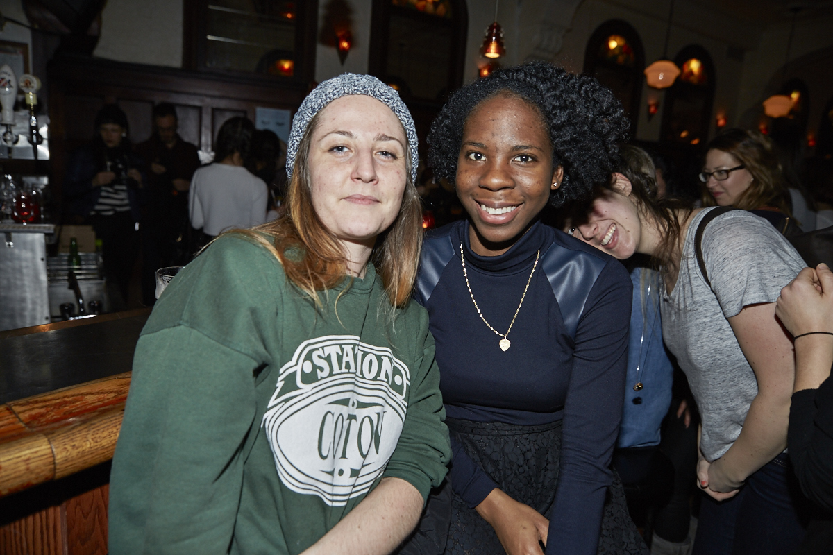 This is better than porn nous donne chaud avec son 3e recueil de textes et photos érotiques!