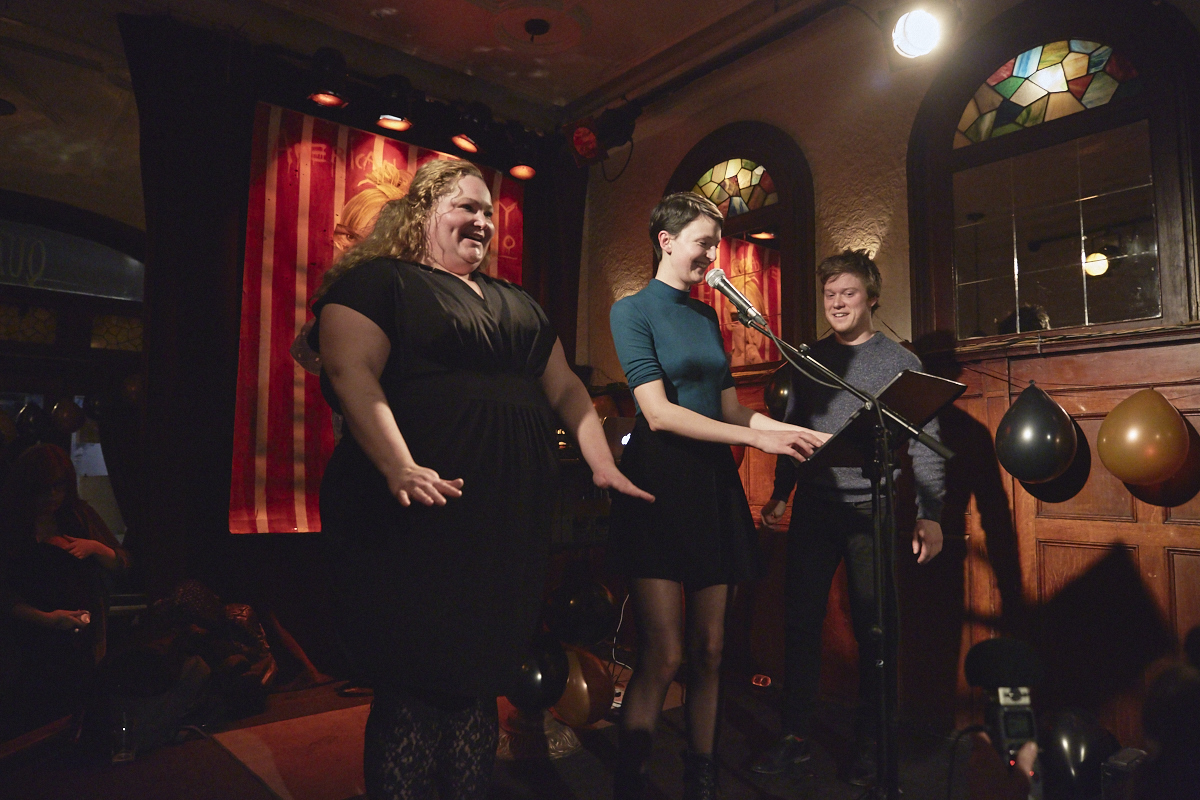 This is better than porn nous donne chaud avec son 3e recueil de textes et photos érotiques!