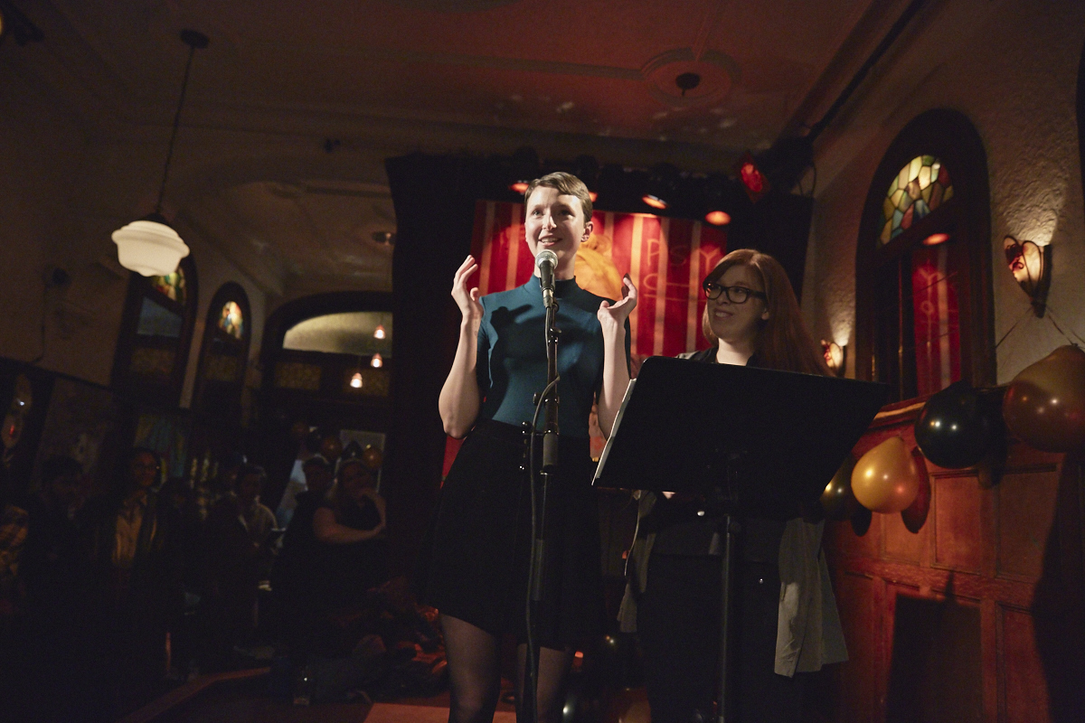 This is better than porn nous donne chaud avec son 3e recueil de textes et photos érotiques!