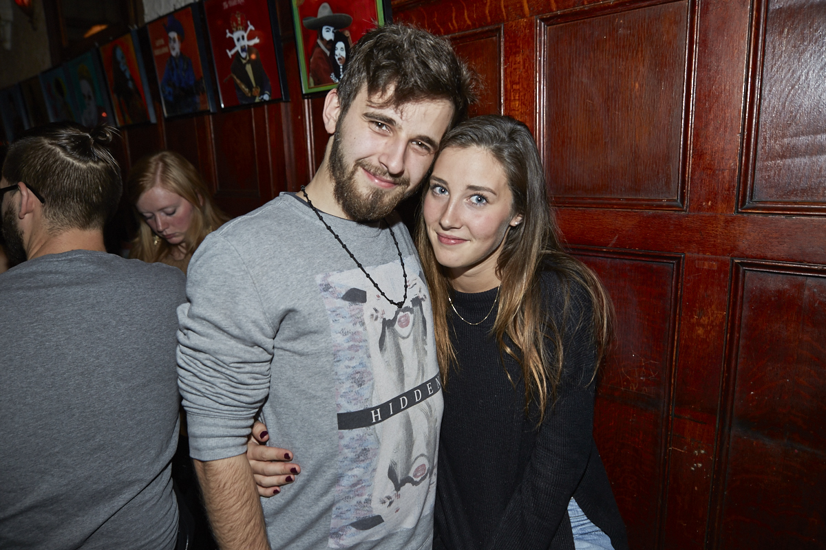 This is better than porn nous donne chaud avec son 3e recueil de textes et photos érotiques!