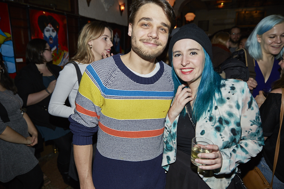 This is better than porn nous donne chaud avec son 3e recueil de textes et photos érotiques!