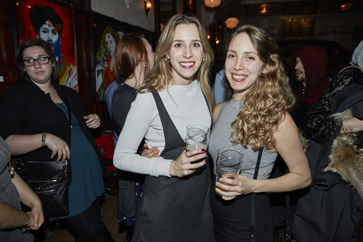 This is better than porn nous donne chaud avec son 3e recueil de textes et photos érotiques!