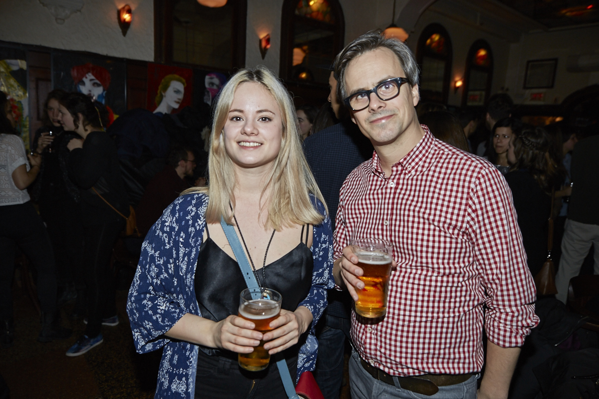 This is better than porn nous donne chaud avec son 3e recueil de textes et photos érotiques!