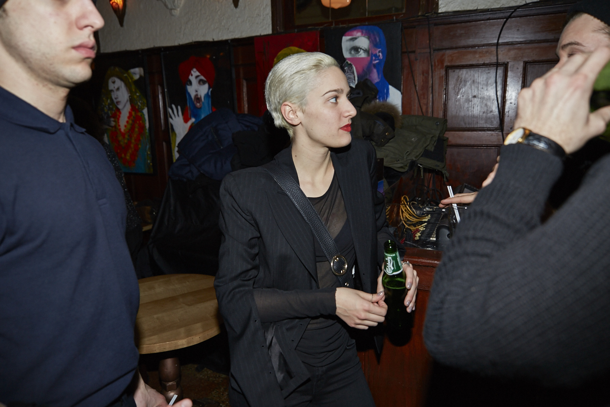 This is better than porn nous donne chaud avec son 3e recueil de textes et photos érotiques!