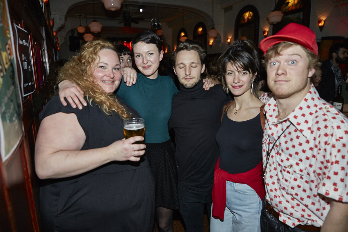 This is better than porn nous donne chaud avec son 3e recueil de textes et photos érotiques!