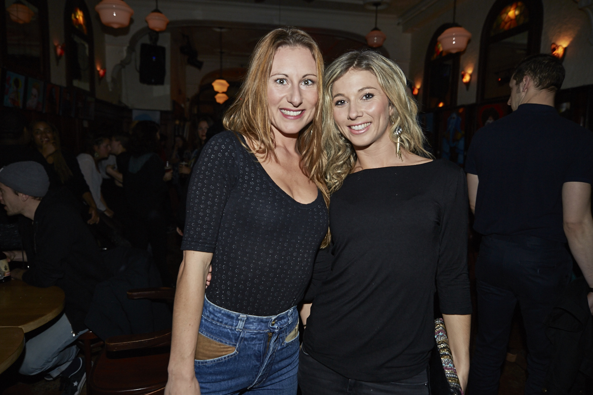 This is better than porn nous donne chaud avec son 3e recueil de textes et photos érotiques!