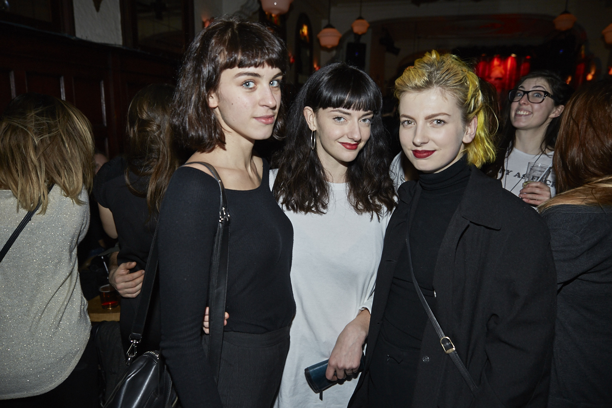 This is better than porn nous donne chaud avec son 3e recueil de textes et photos érotiques!