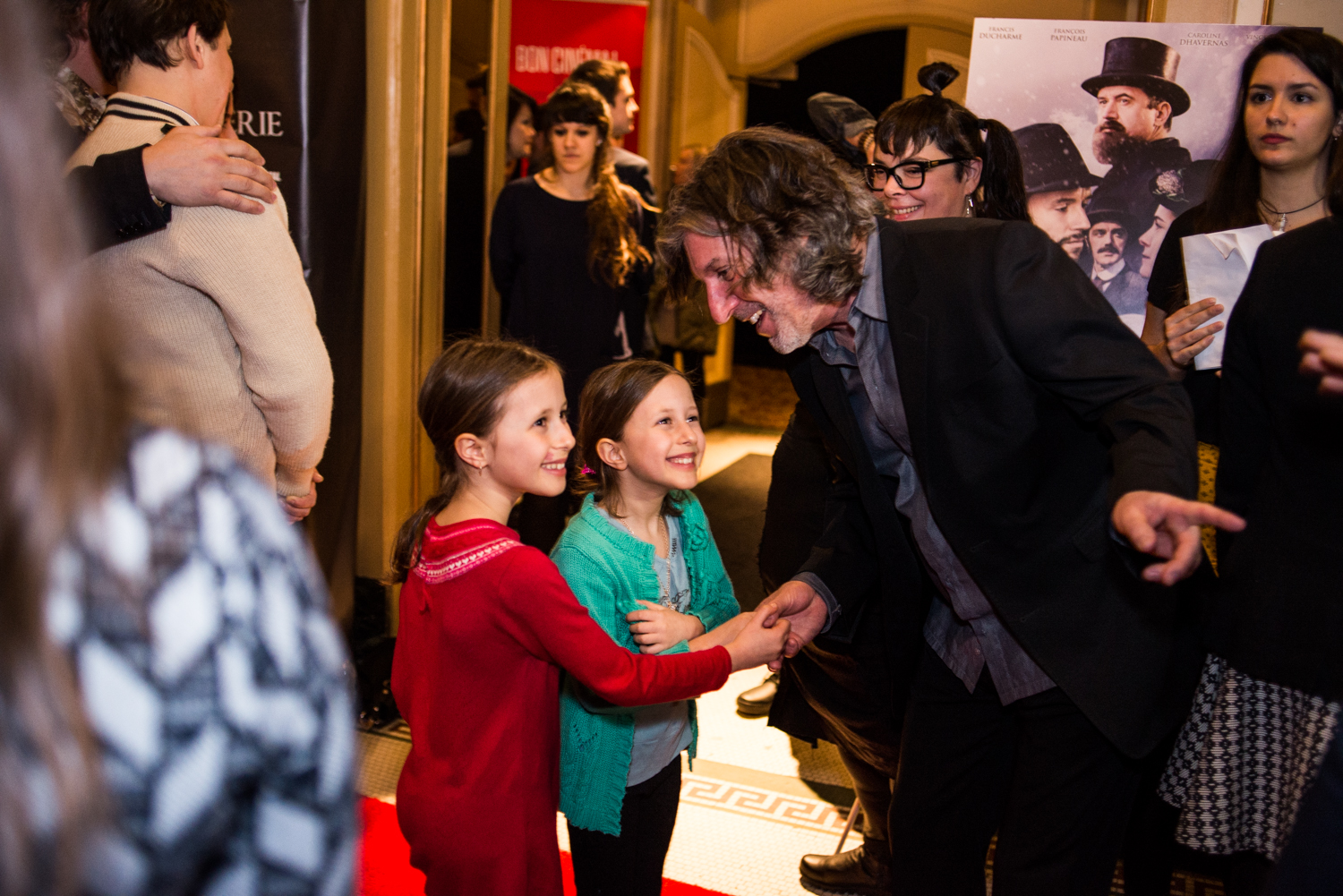 Tapis rouge de la première du film La Chasse-Galerie: Caroline Dhavernas vole la vedette!