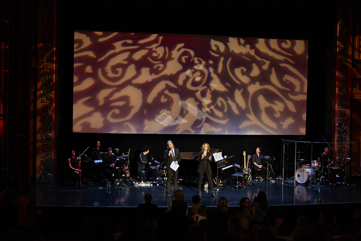 L’étonnante Anik Jean joue les hermites en fôret dans son film LOST SOUL et en signe la trame sonore