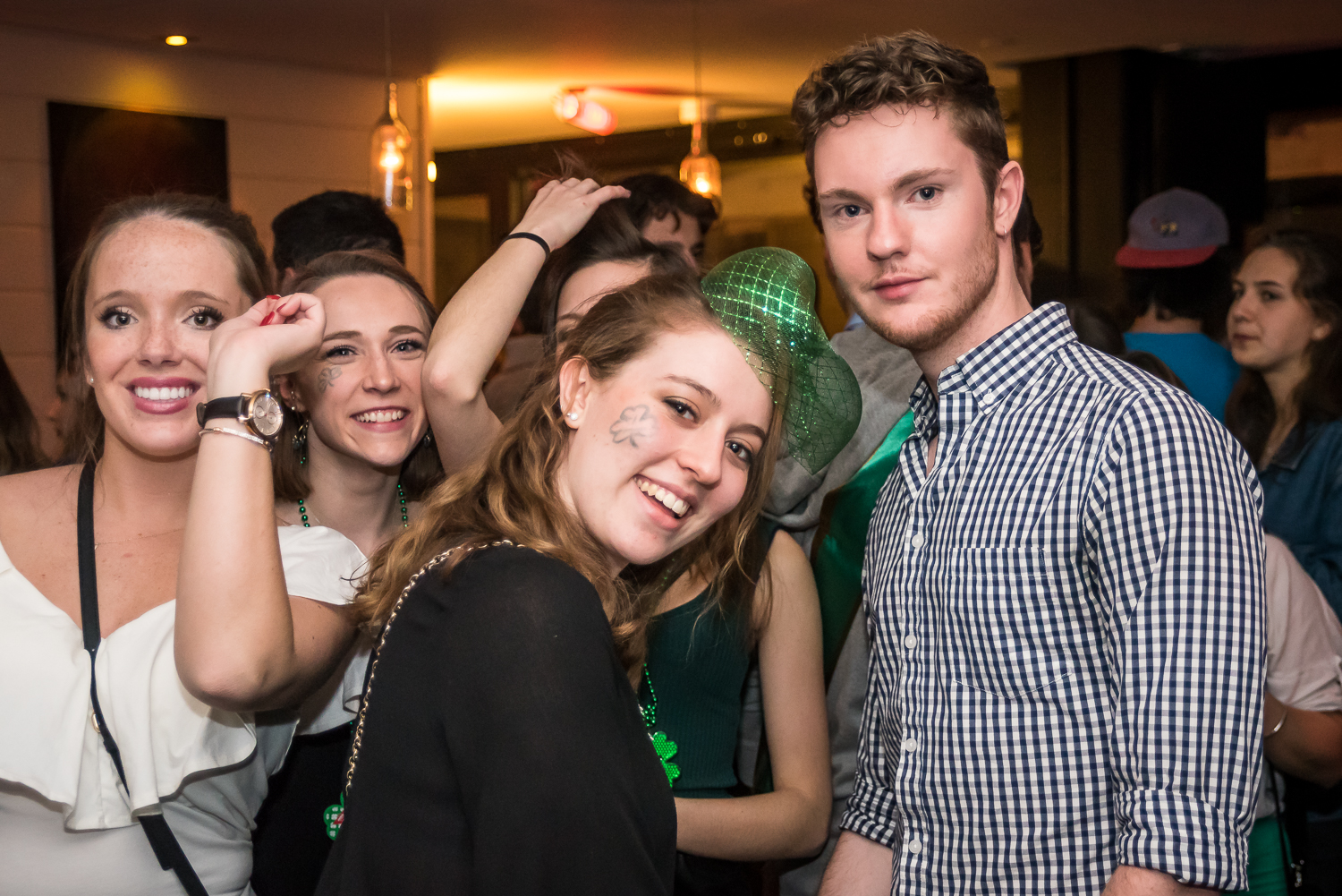 Party de la St-Patrick sur le toit du Newtown avec folle vue sur le centre-ville!