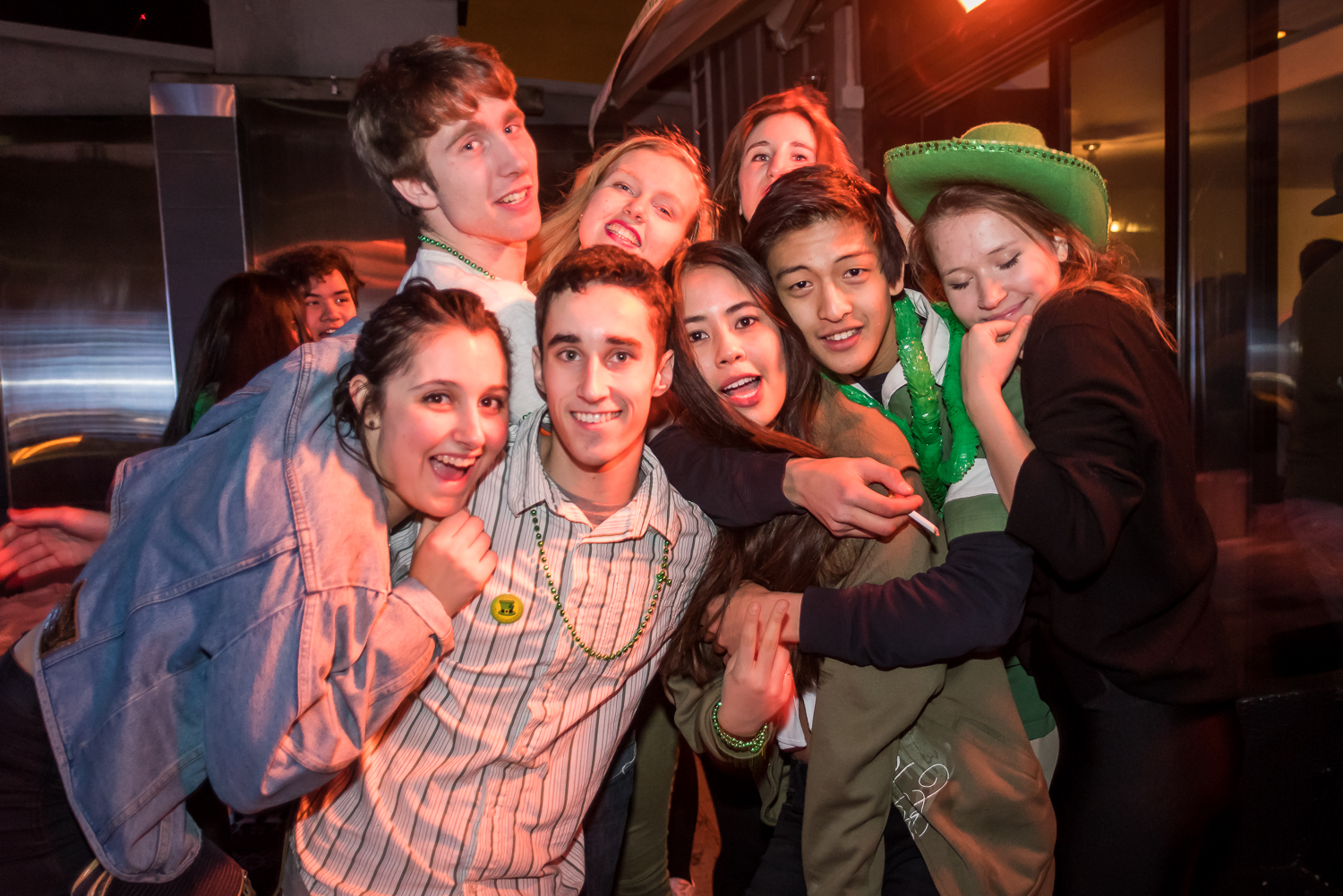 Party de la St-Patrick sur le toit du Newtown avec folle vue sur le centre-ville!
