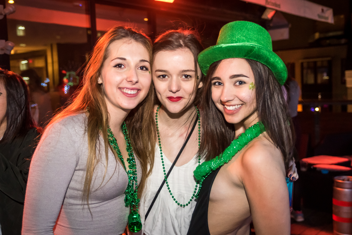 Party de la St-Patrick sur le toit du Newtown avec folle vue sur le centre-ville!