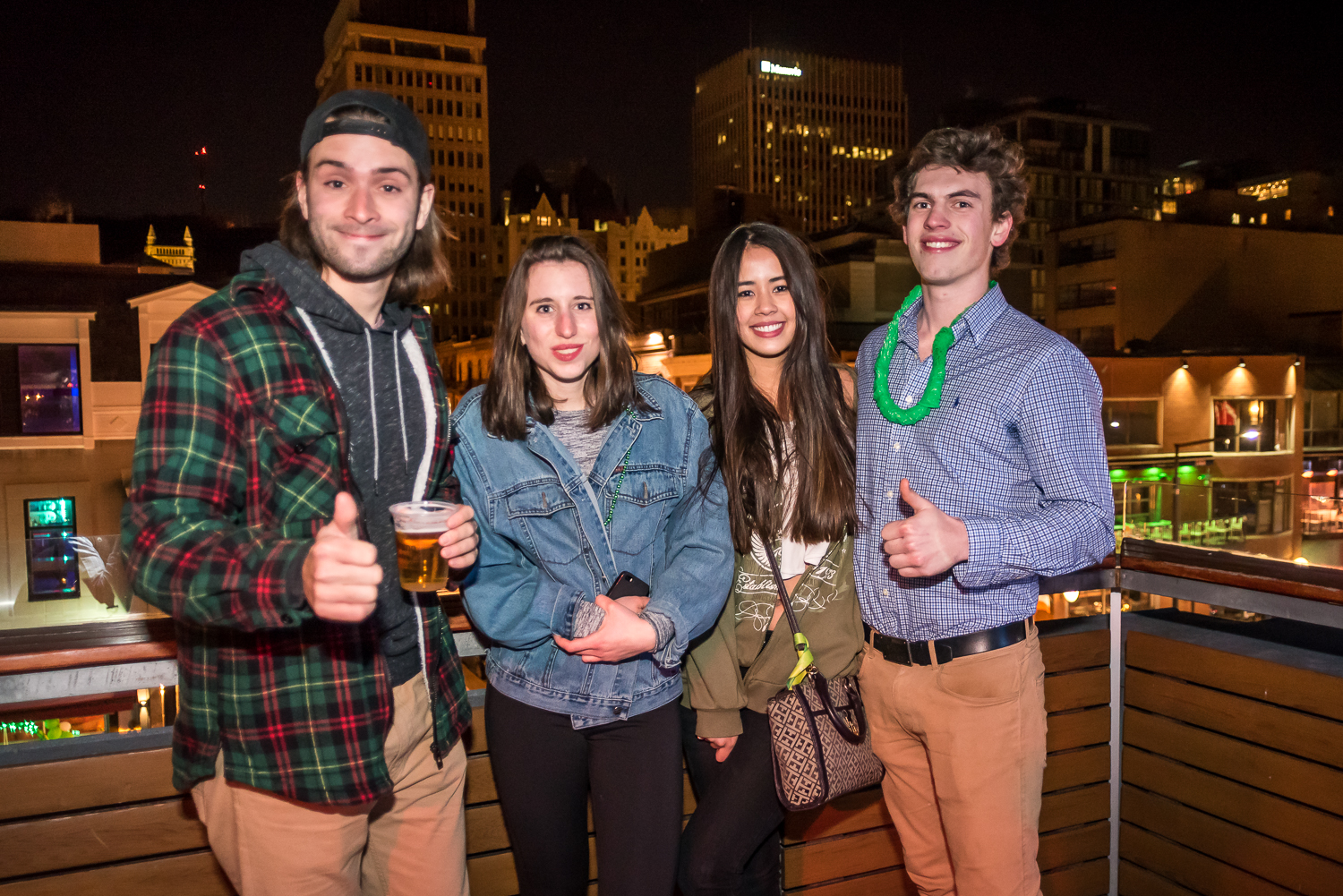 Party de la St-Patrick sur le toit du Newtown avec folle vue sur le centre-ville!