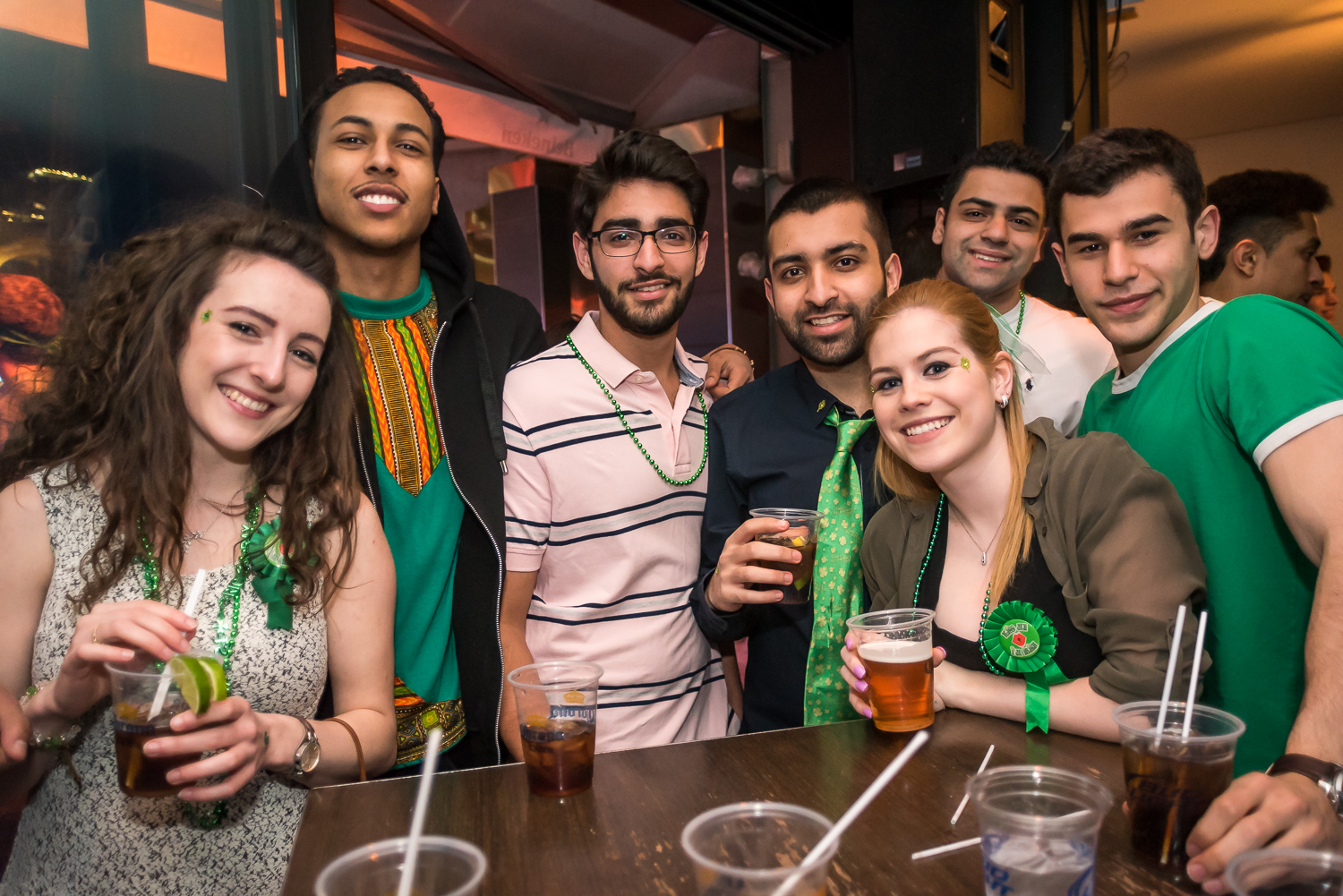 Party de la St-Patrick sur le toit du Newtown avec folle vue sur le centre-ville!