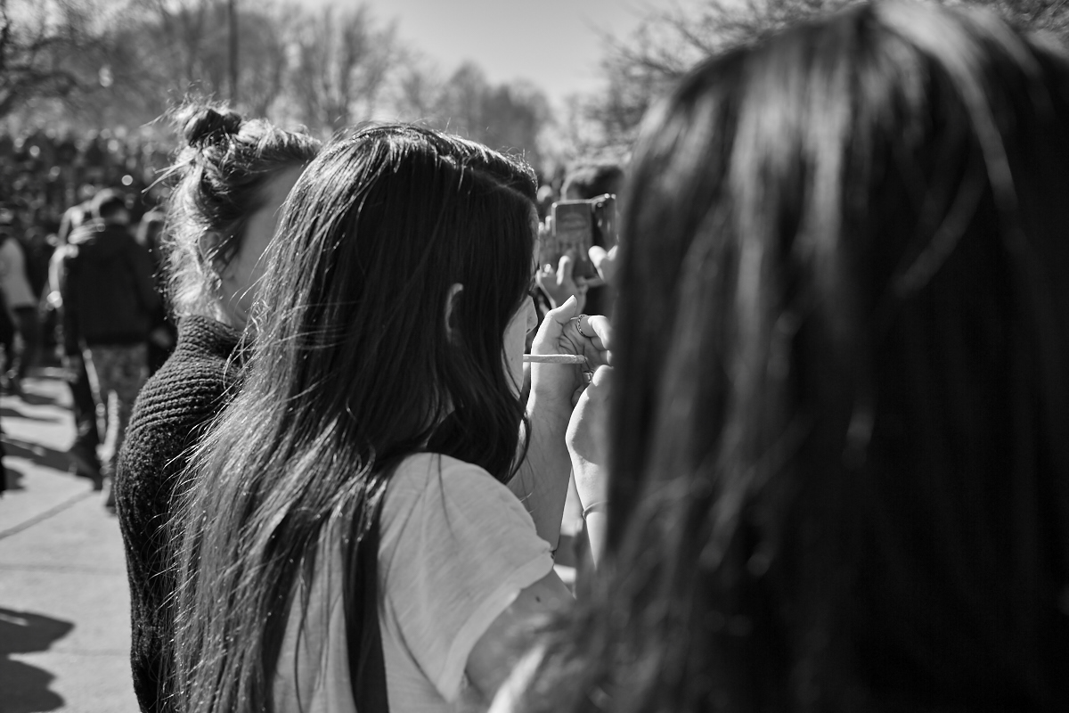 Les Québécois sua' grosse puff hier pour le 420 au Mont-Royal