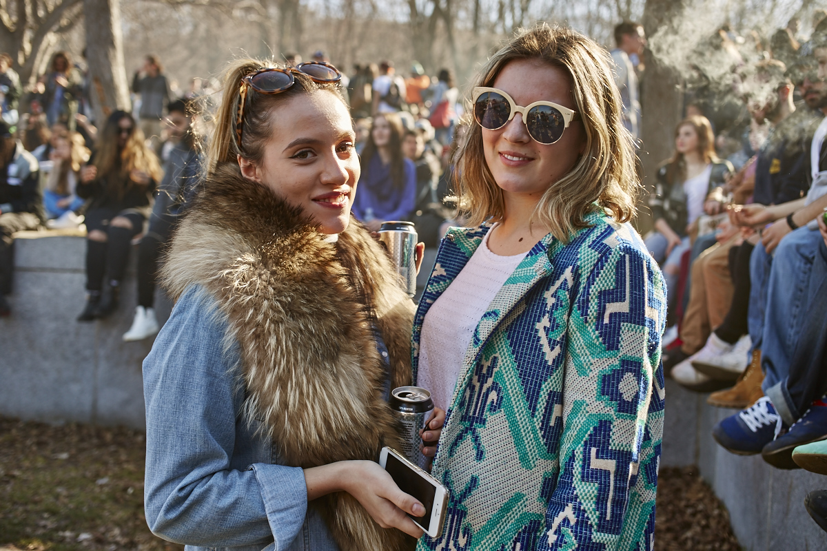 Les Québécois sua' grosse puff hier pour le 420 au Mont-Royal
