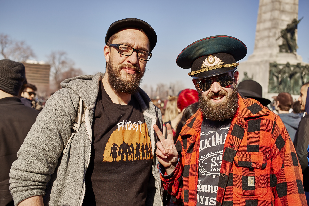 Les Québécois sua' grosse puff hier pour le 420 au Mont-Royal
