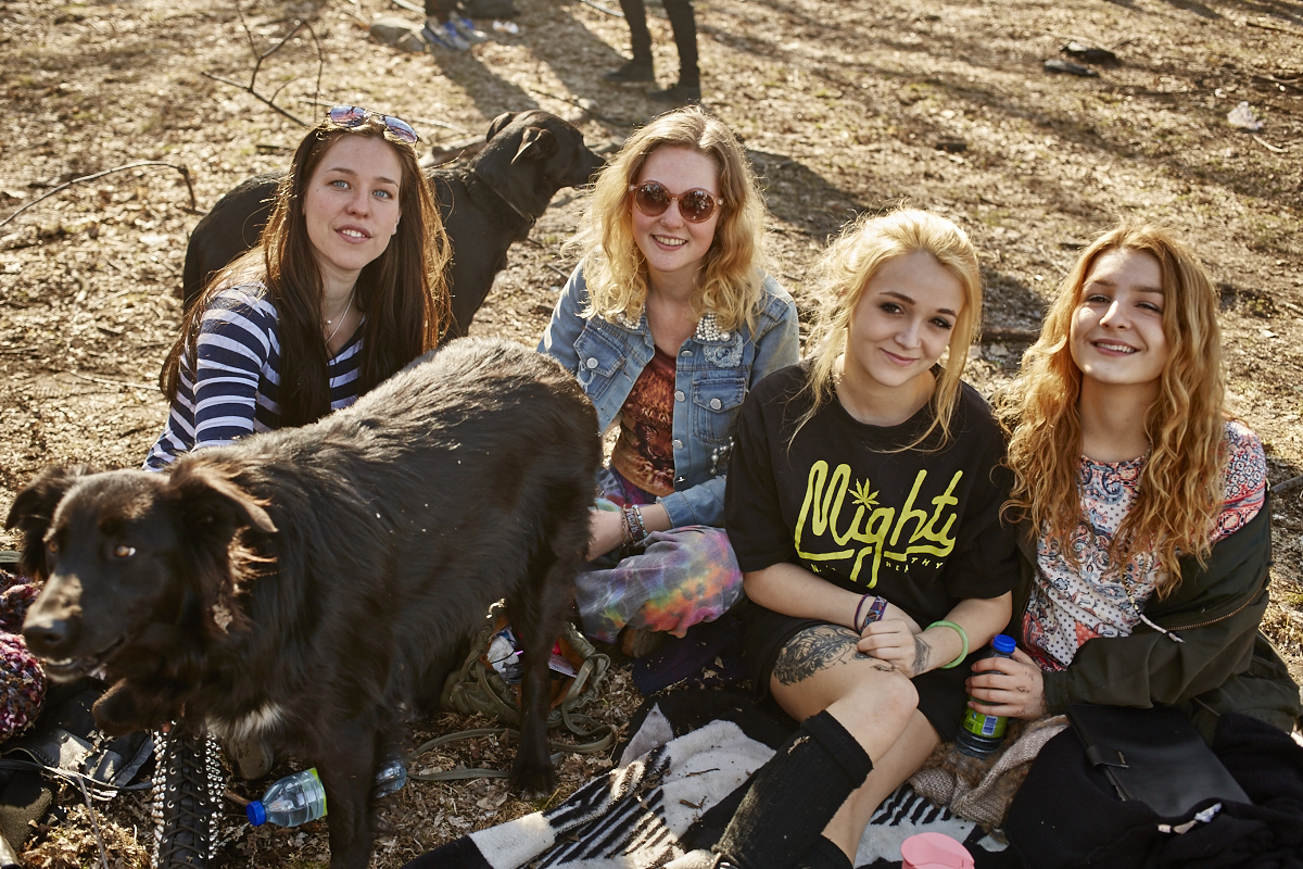 Les Québécois sua' grosse puff hier pour le 420 au Mont-Royal