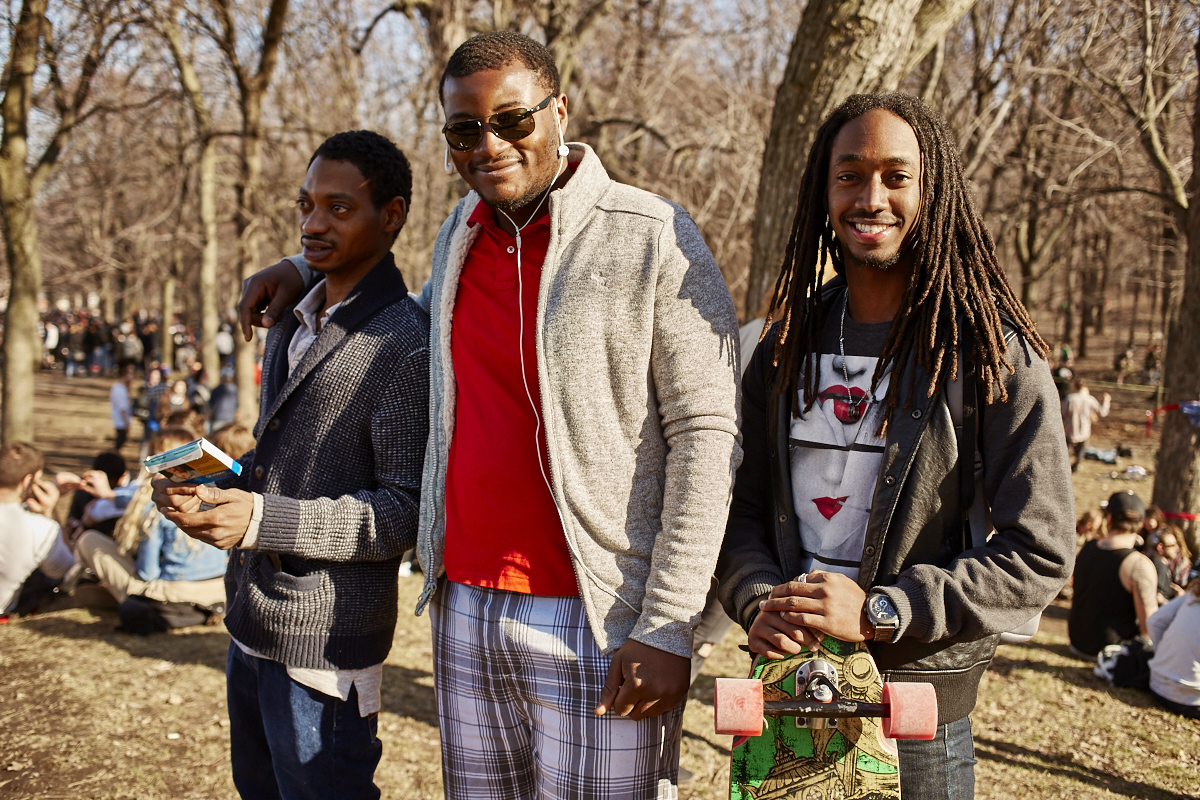 Les Québécois sua' grosse puff hier pour le 420 au Mont-Royal
