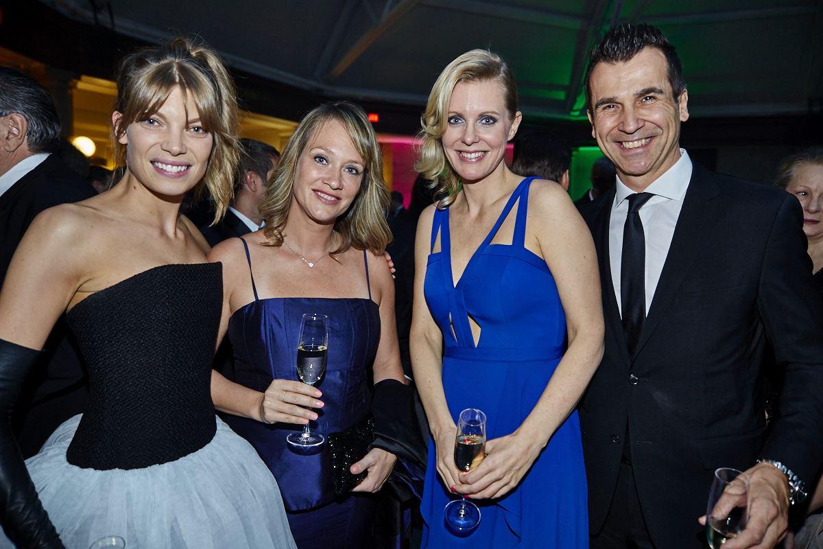 Bal de la Jonquille 2016: plumes, perles, masques pour une soirée Mardi Gras complètement folle