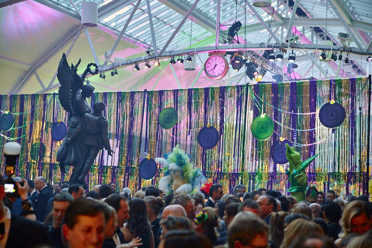 Bal de la Jonquille 2016: plumes, perles, masques pour une soirée Mardi Gras complètement folle