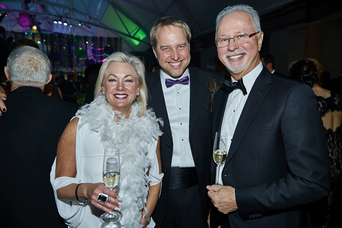 Bal de la Jonquille 2016: plumes, perles, masques pour une soirée Mardi Gras complètement folle
