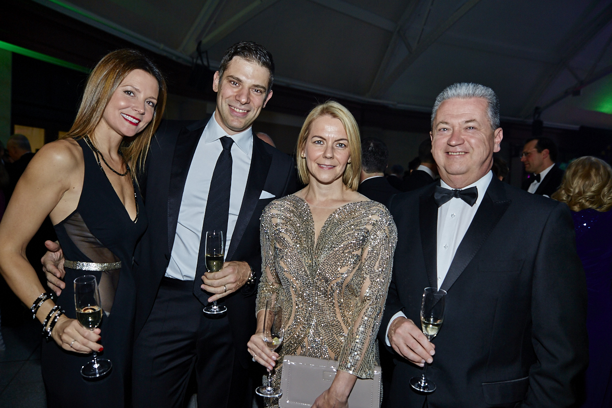Bal de la Jonquille 2016: plumes, perles, masques pour une soirée Mardi Gras complètement folle