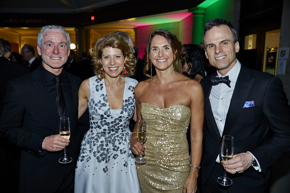 Bal de la Jonquille 2016: plumes, perles, masques pour une soirée Mardi Gras complètement folle